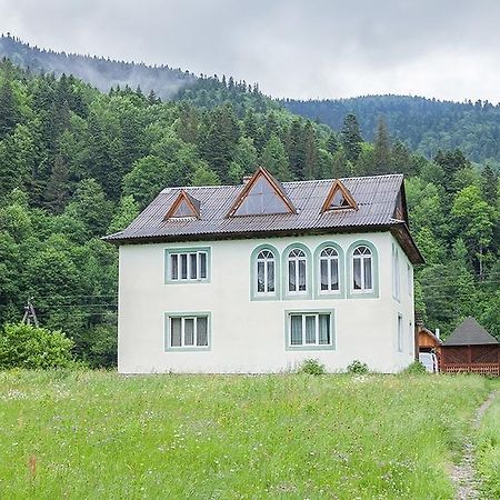 Schedryk Hotel Mykulychyn Exterior photo